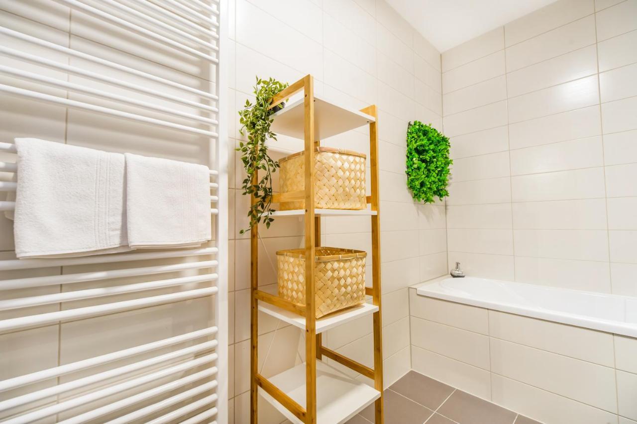 Apartament Smarald Braşov Esterno foto