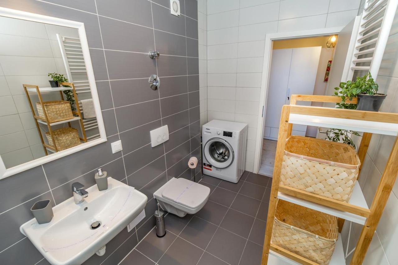 Apartament Smarald Braşov Esterno foto