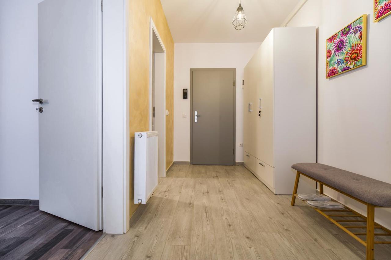 Apartament Smarald Braşov Esterno foto